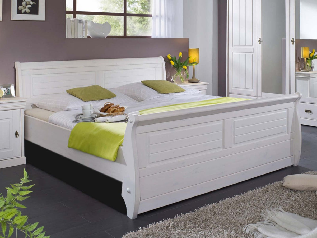 Schlafzimmer Set Napoli 5-türiger Kleiderschrank Bett 180x200 u. 2 Nachtkonsolen Pinie Nordica weiss Absetzung weiss gewachst