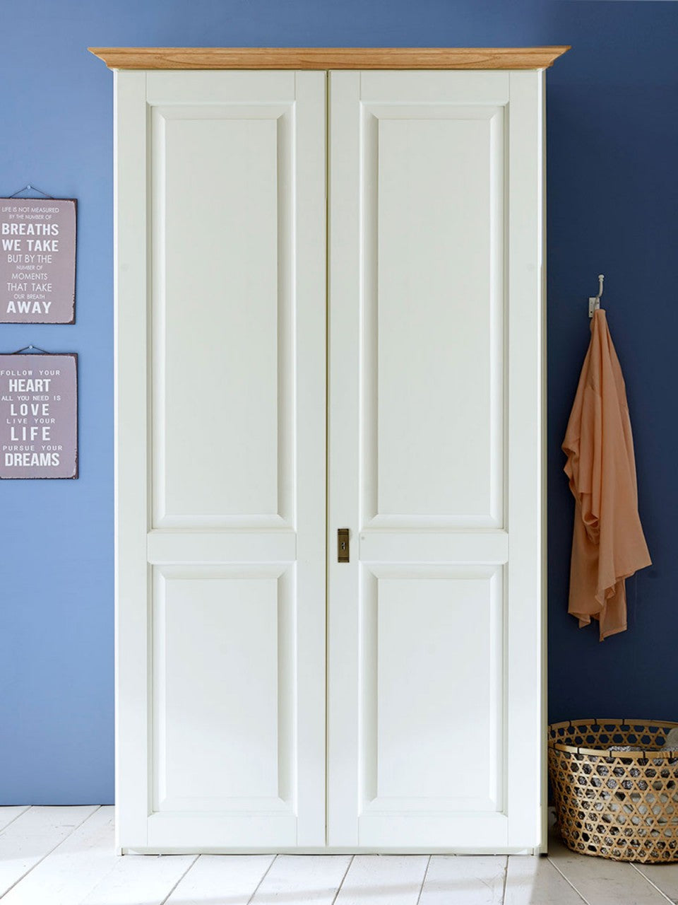 Kleiderschrank Dreams 2/3/4/5/6-türig, Höhe 228 cm, mit Holztüren, Absetzung Wildeiche Breite 113 cm