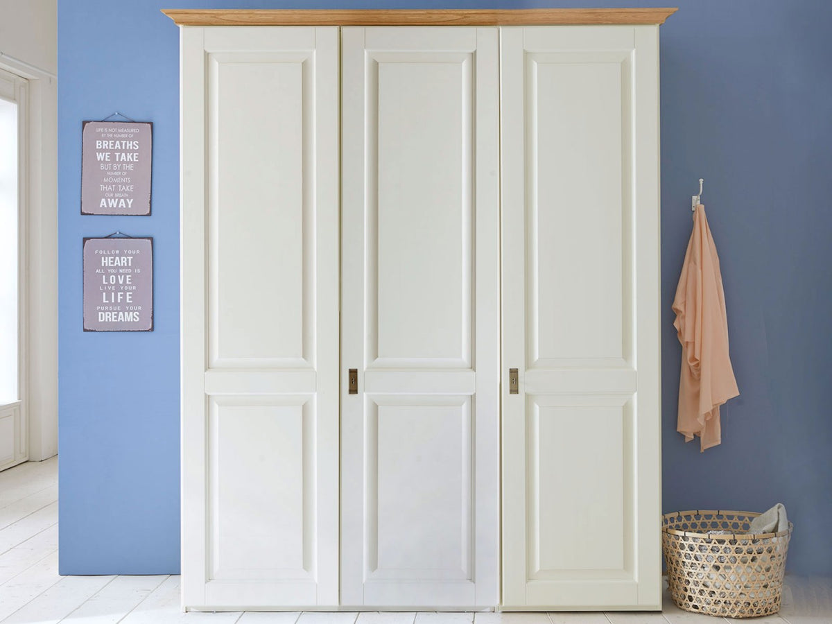 Kleiderschrank Dreams 2/3/4/5/6-türig, Höhe 228 cm, mit Holztüren, Absetzung Wildeiche Breite 163 cm