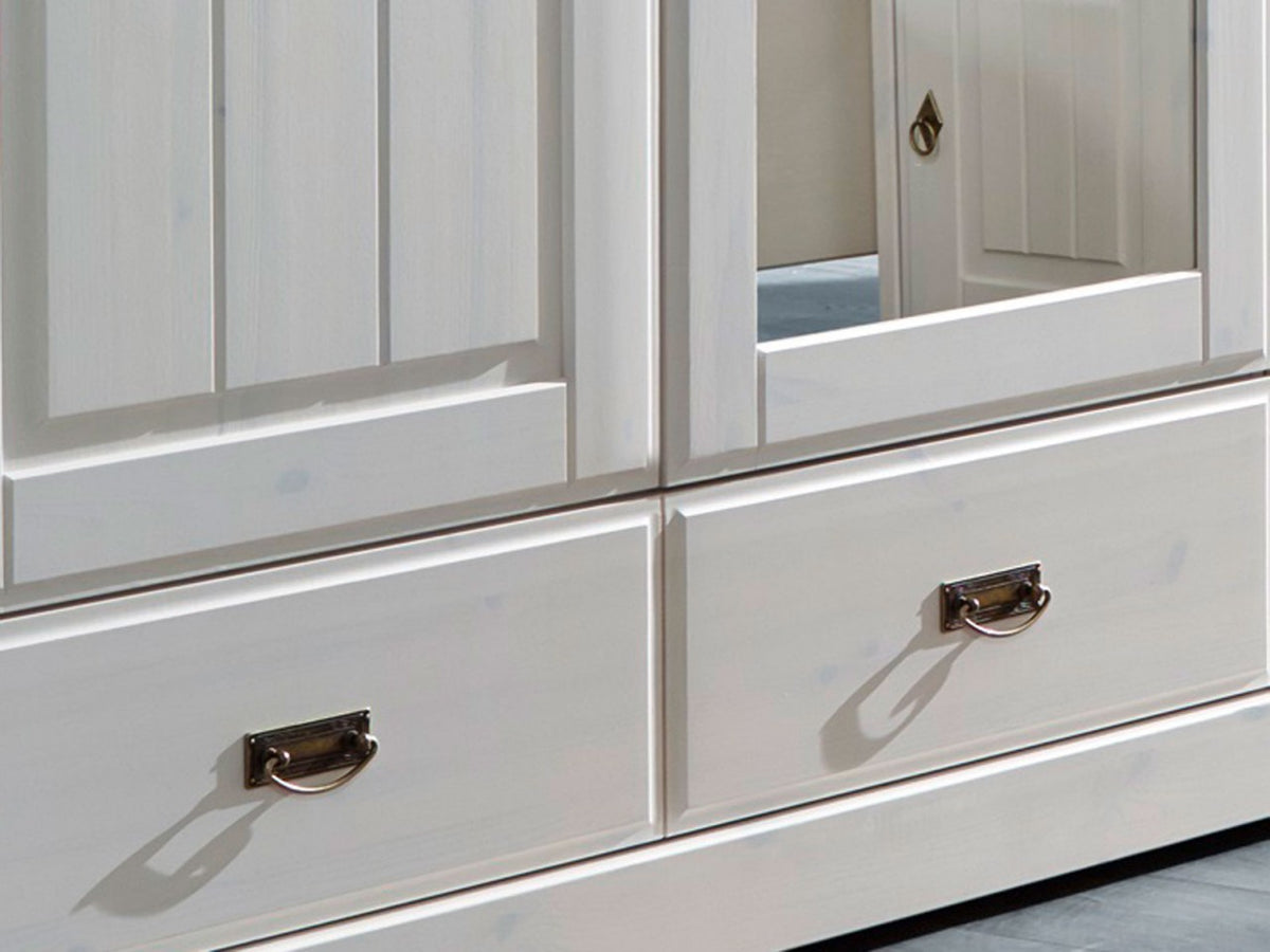 Schlafzimmer Set Napoli 4-türiger Kleiderschrank Bett 180x200 u. 2 Nachtkonsolen Pinie Nordica weiss